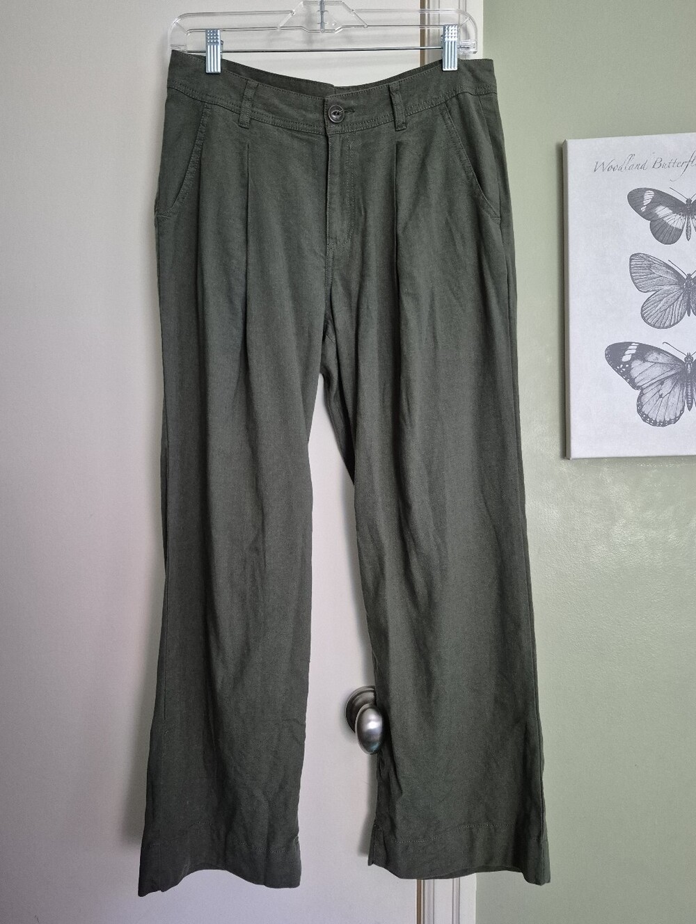 LIKE NEW L.L. Bean Linen-blend Olive Pleated Trousers, 8P
